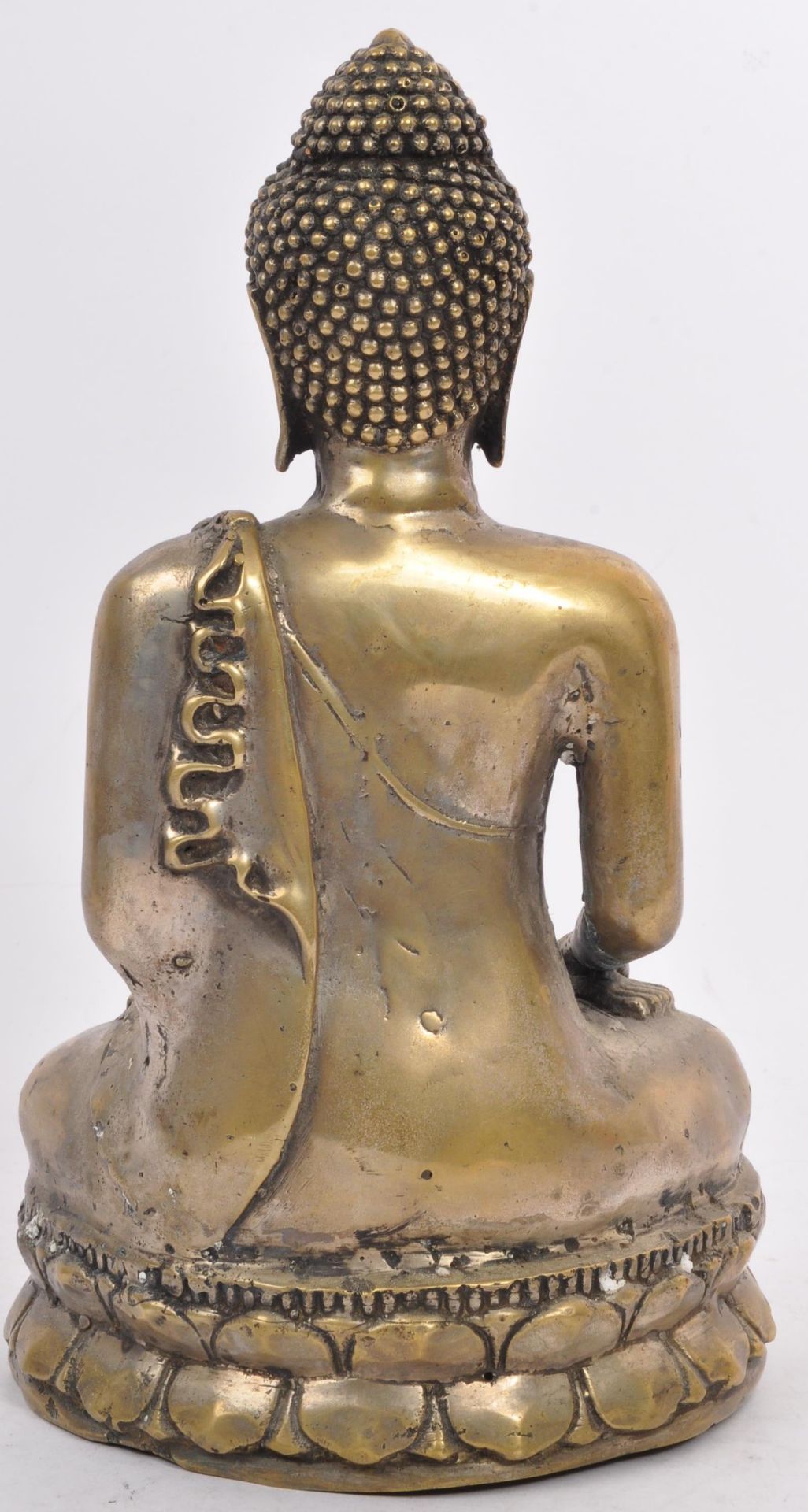 EARLY 20TH CENTURY CHINESE BRASS BUDDHA FIGURE - Image 3 of 6