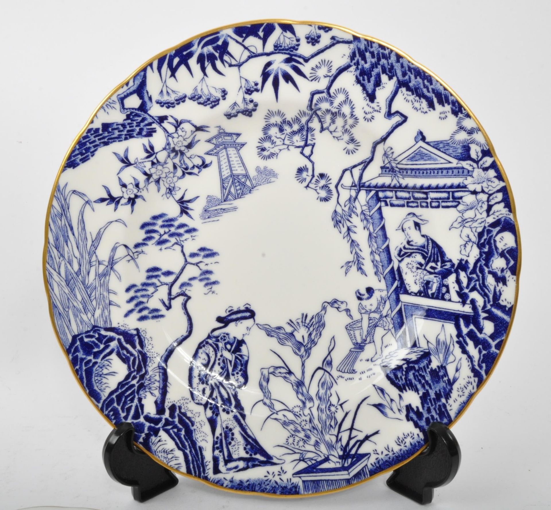 ROYAL CROWN DERBY - COLLECTION OF CHINA DISPLAY PLATES - Image 5 of 9