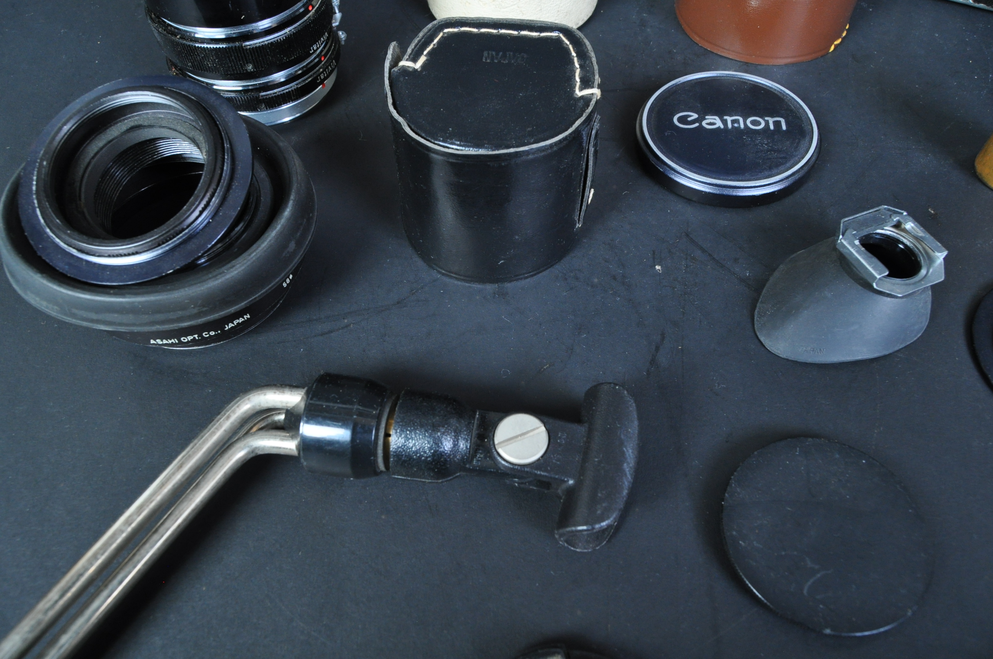 COLLECTION OF ASSORTED VINTAGE CAMERA EQUIPMENT - Image 5 of 5