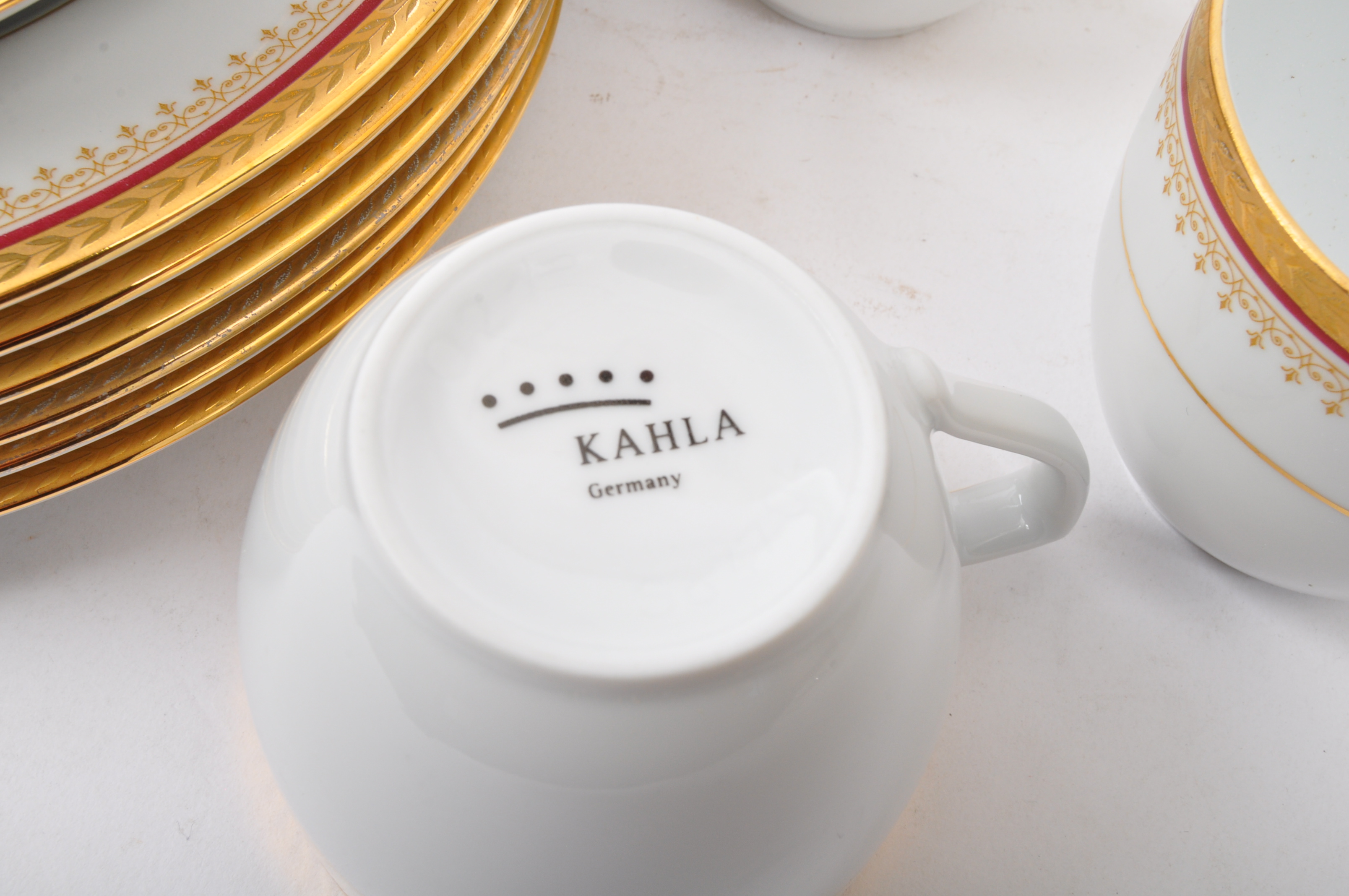 KAHLA - GERMANY - CERAMIC DINNER / TEA SERVICE - Image 2 of 12