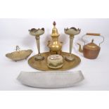 COLLECTION OF 19TH CENTURY & LATER BRASS & COPPER ITEMS