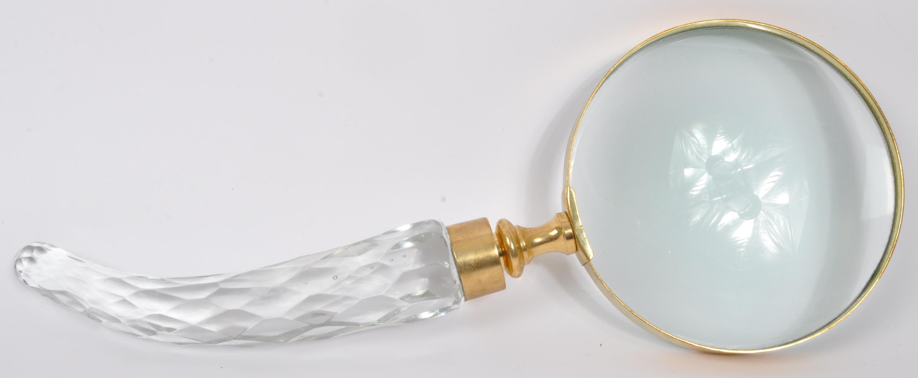 VICTORIAN STYLE HAND HELD BRASS CASED MAGNIFYING GLASS - Image 2 of 6