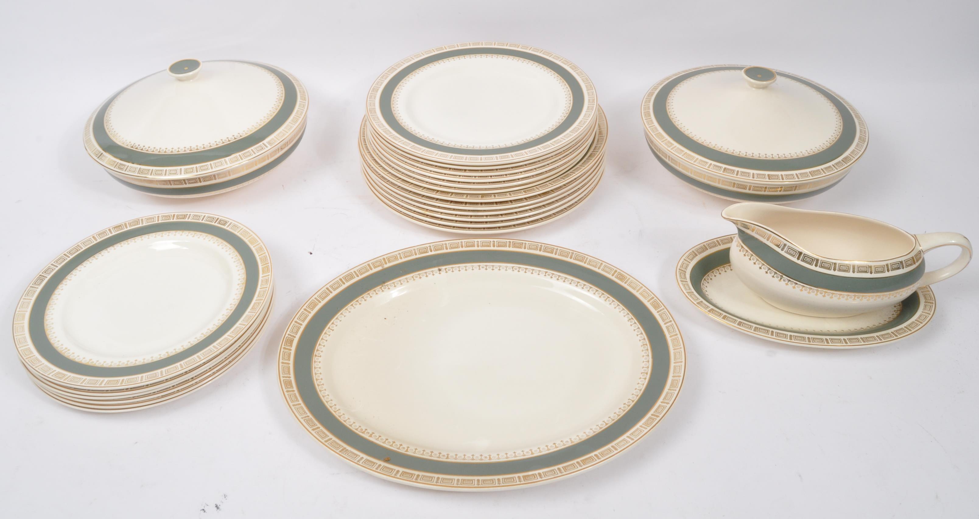 VINTAGE CROWN DUCAL 'CHATSWORTH' DINNER SERVICE