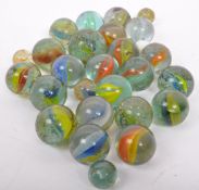 ASSORTMENT OF VINTAGE MULTI COLOURED MARBLES