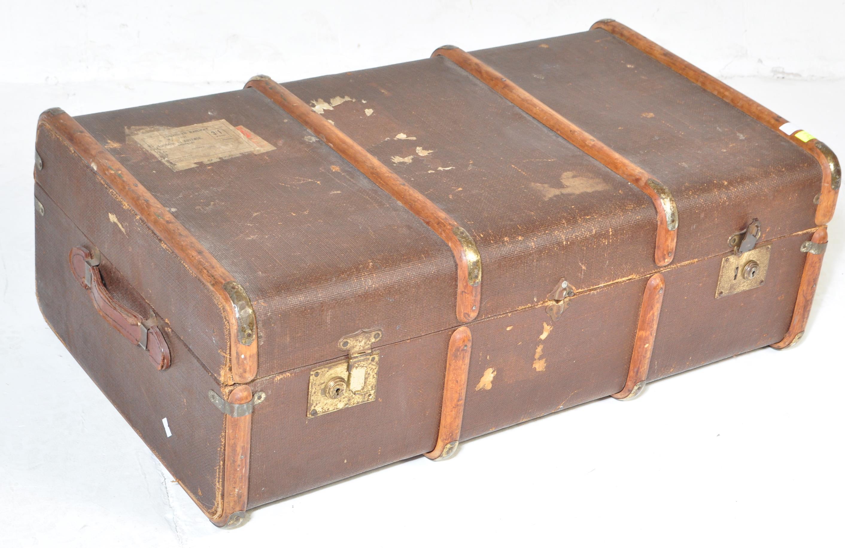 VINTAGE EARLY 20TH CENTURY RAILWAY TRAVEL SUITCASE - Image 2 of 6