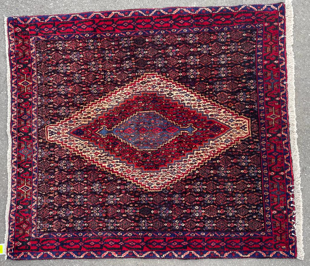 20TH CENTURY NORTH WEST PERSIAN ISLAMIC SENNEH FLOOR RUG