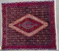 20TH CENTURY NORTH WEST PERSIAN ISLAMIC SENNEH FLOOR RUG