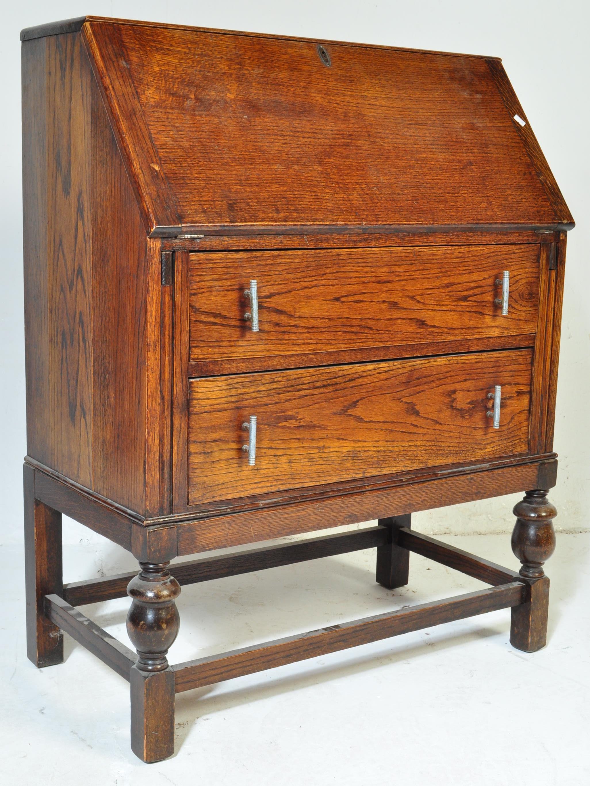 EARLY 20TH CENTURY ARTS & CRAFTS OAK BUREAU