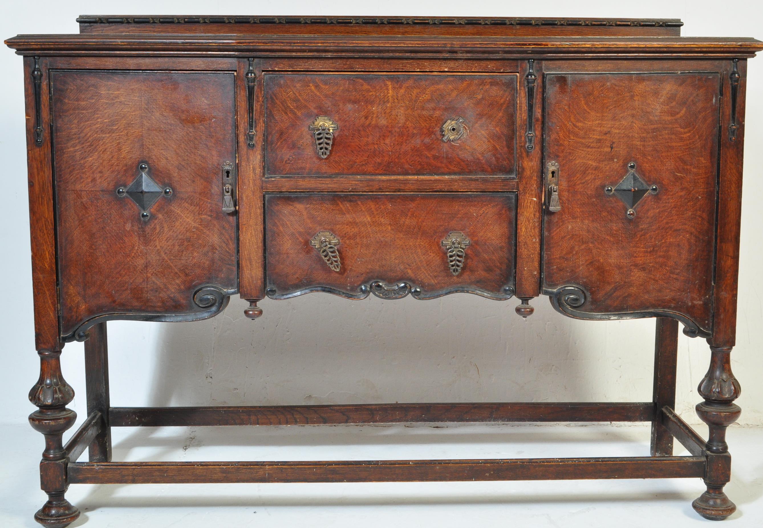 EARLY 20TH CENTURY JACOBEAN REVIVAL OAK SIDEBOARD CREDENZA - Image 3 of 5