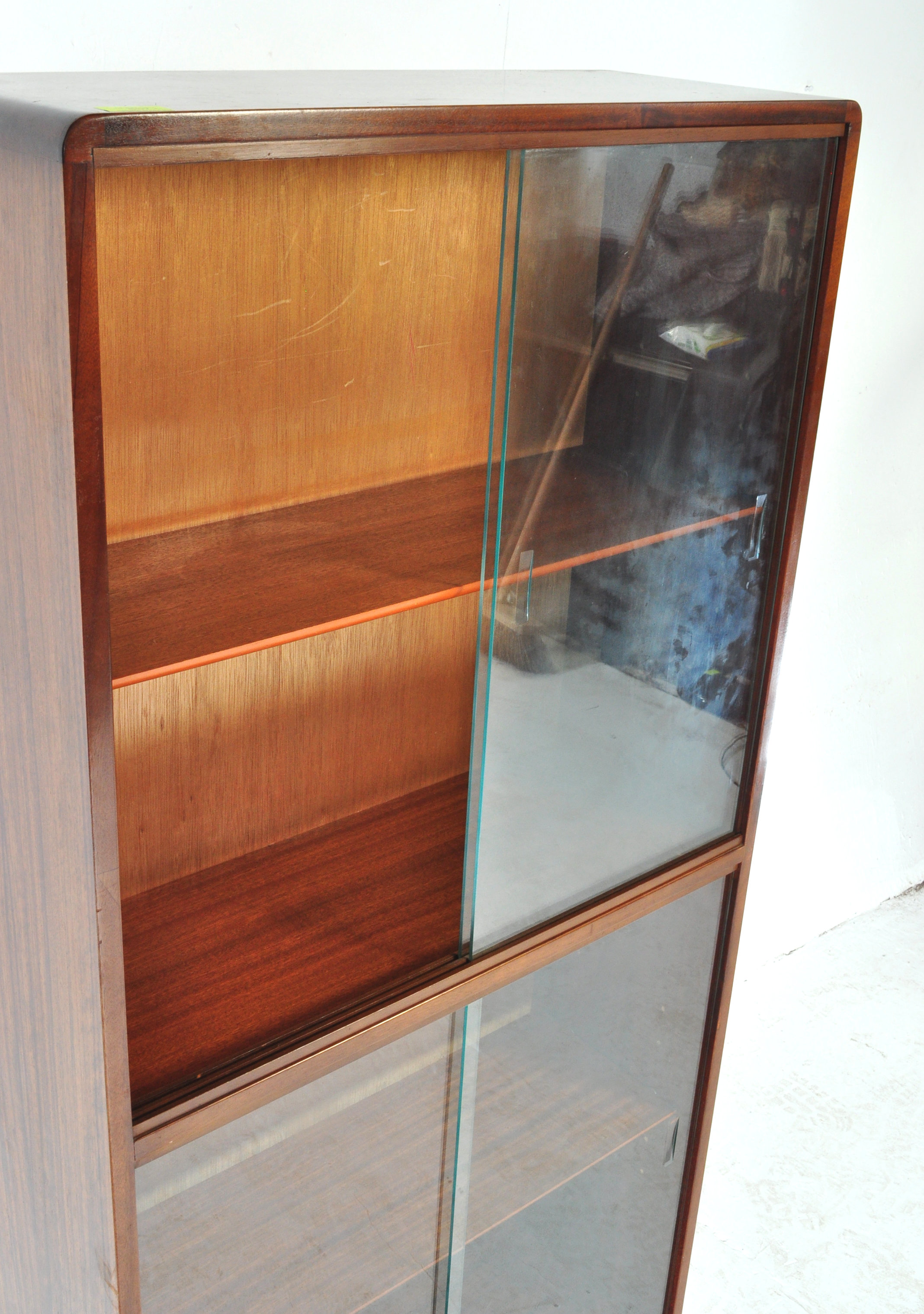 MID 20TH CENTURY TEAK WOOD GLASS DISPLAY BOOKCASE - Image 4 of 5