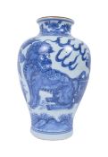 19TH CENTURY CHINESE BLUE AND WHITE FU DOG VASE