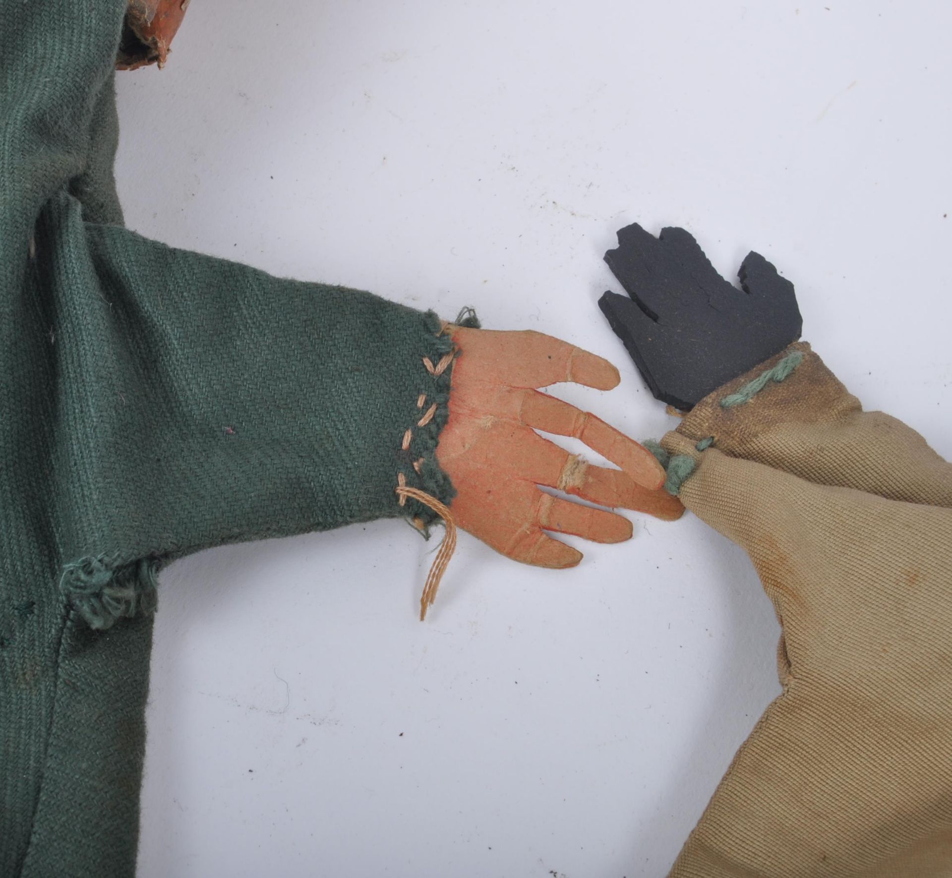 ANTIQUE EDWARDIAN PUNCH AND JUDY STYLE PUPPETS - Bild 6 aus 8