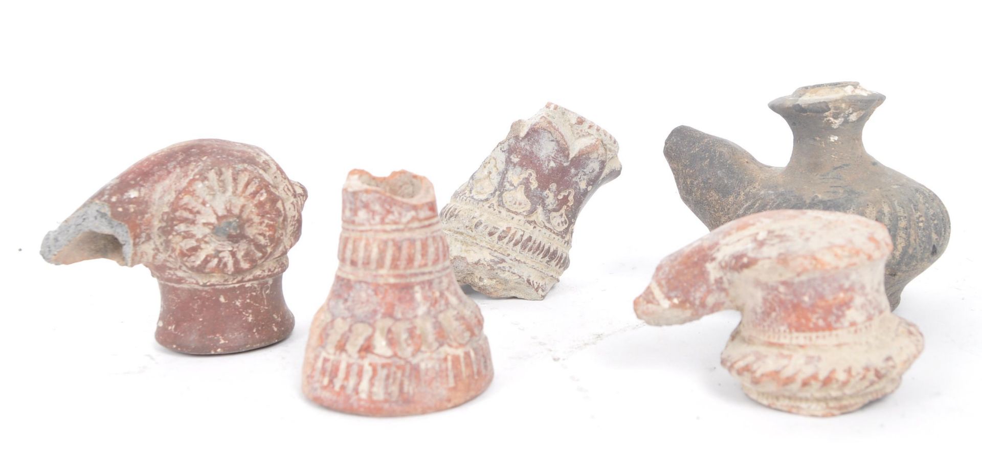 FIVE TERRACOTTA BELIEVED ROMAN PIPING PIECES / JUGS - Image 2 of 4