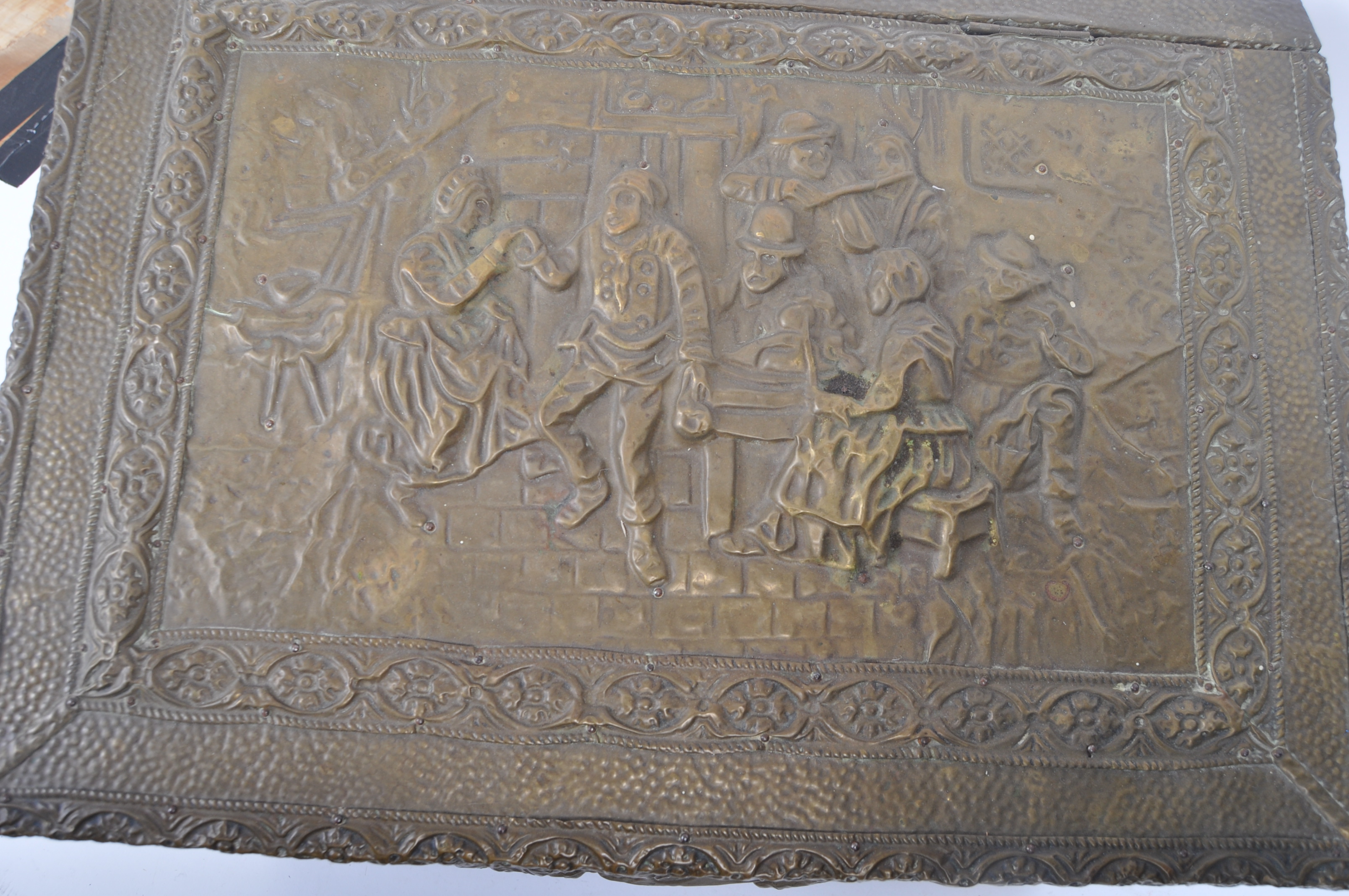 EARLY 20TH CENTURY EMBOSSED BRASS LOG - COAL BOX - Image 3 of 8