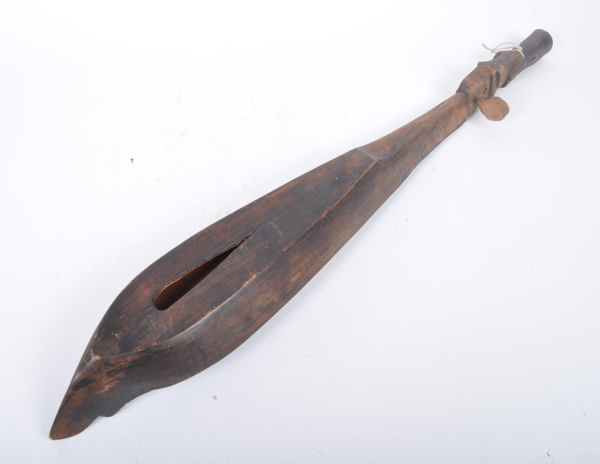 20TH CENTURY INDONESIAN WOOD HASAPI LUTE - Bild 8 aus 9