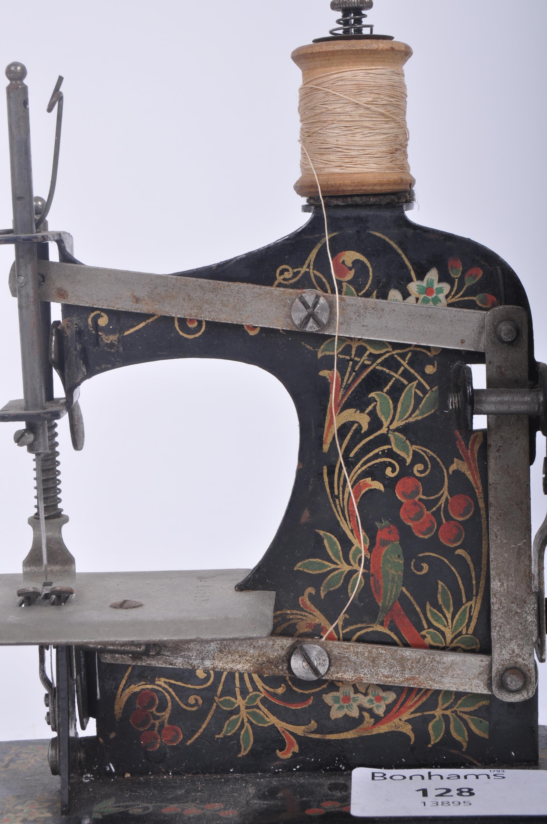19TH CENTURY MINIATURE TIN SEWING MACHINE - Image 3 of 6