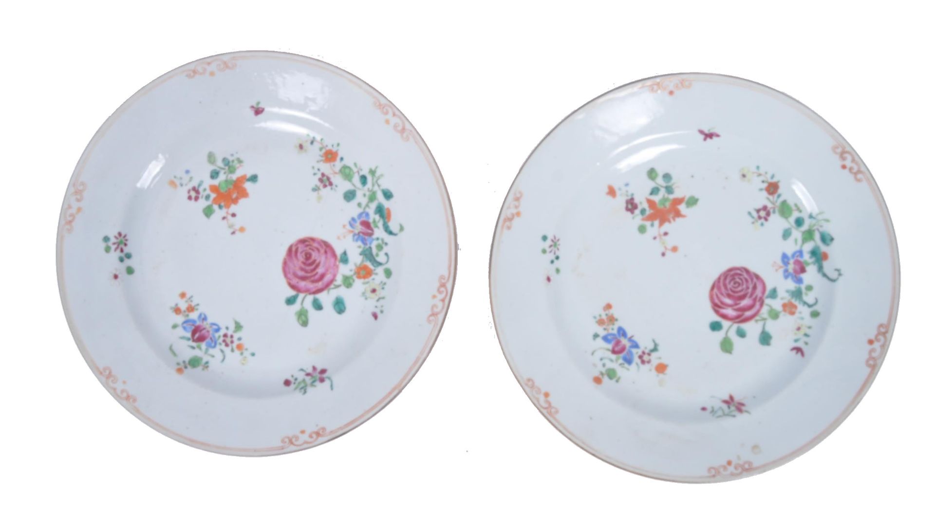 PAIR OF 19TH CENTURY CHINESE ORIENTAL FAMILLE ROSE PLATES