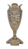 EARLY 20TH CENTURY VINTAGE DECORATIVE BRASS MANTLE VASE