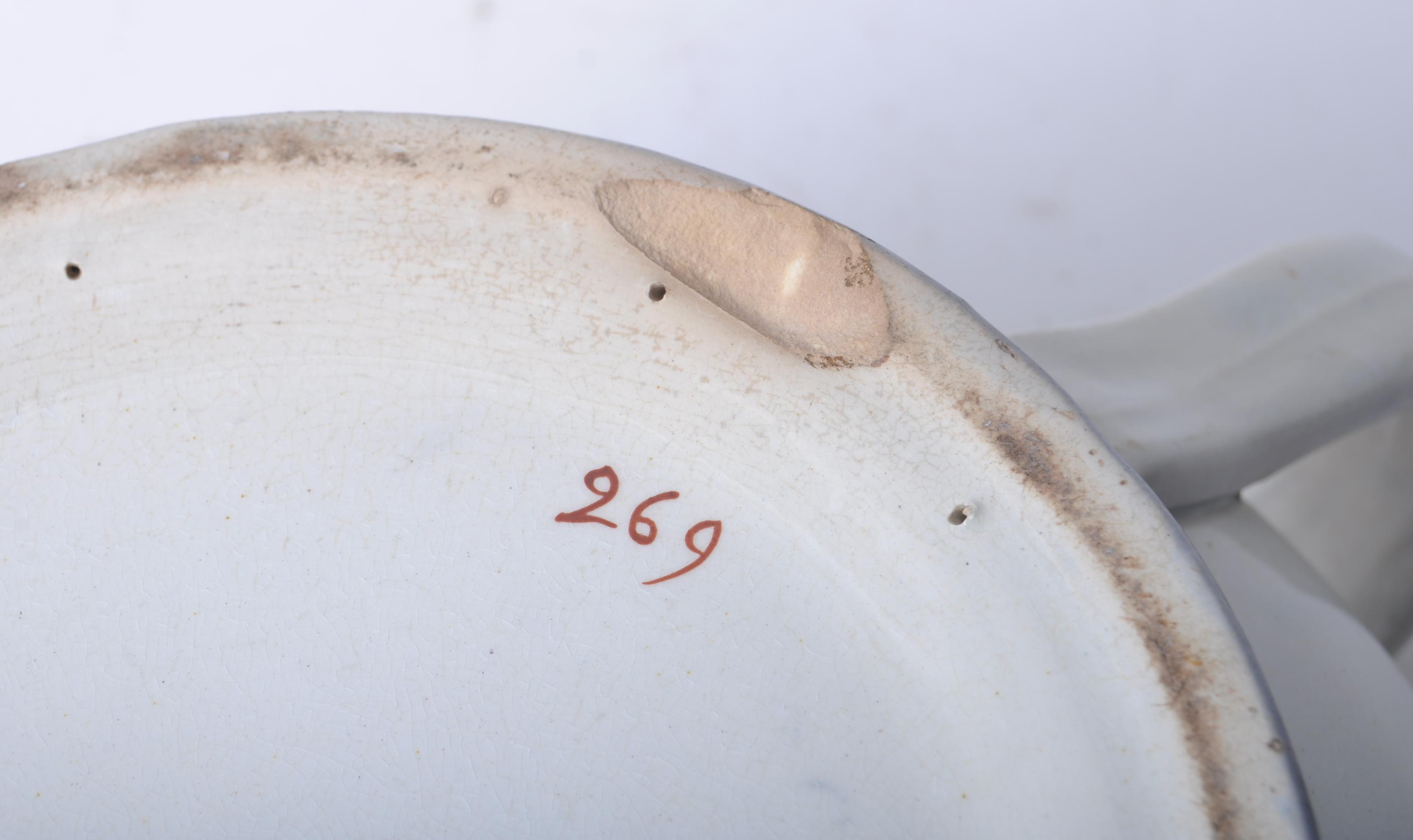 19TH CENTURY VICTORIAN STAFFORDSHIRE CHAMBER POT - Image 6 of 6