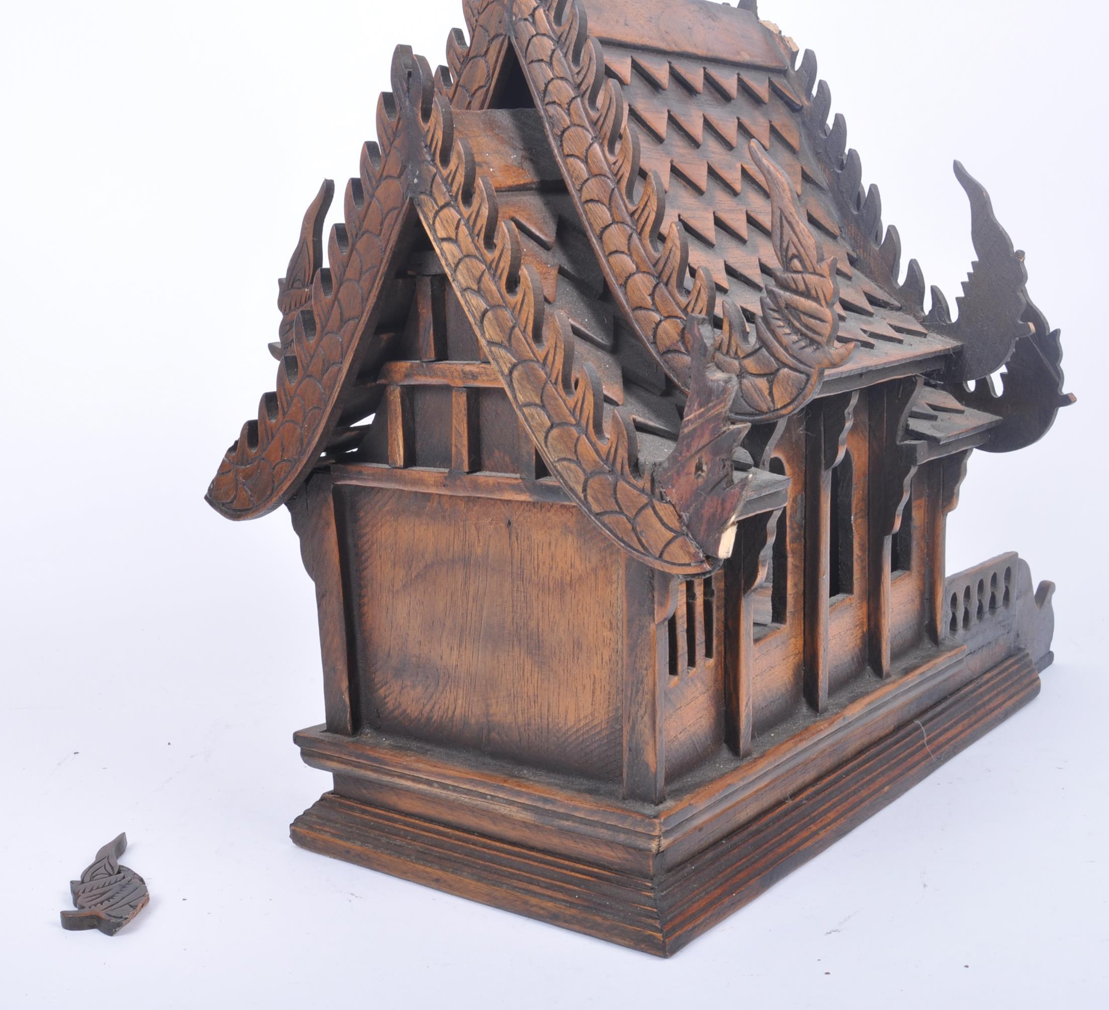 TEAK CHINESE - ASIATIC TEAK HAND MADE SPIRIT HOUSE MODEL - Image 3 of 5