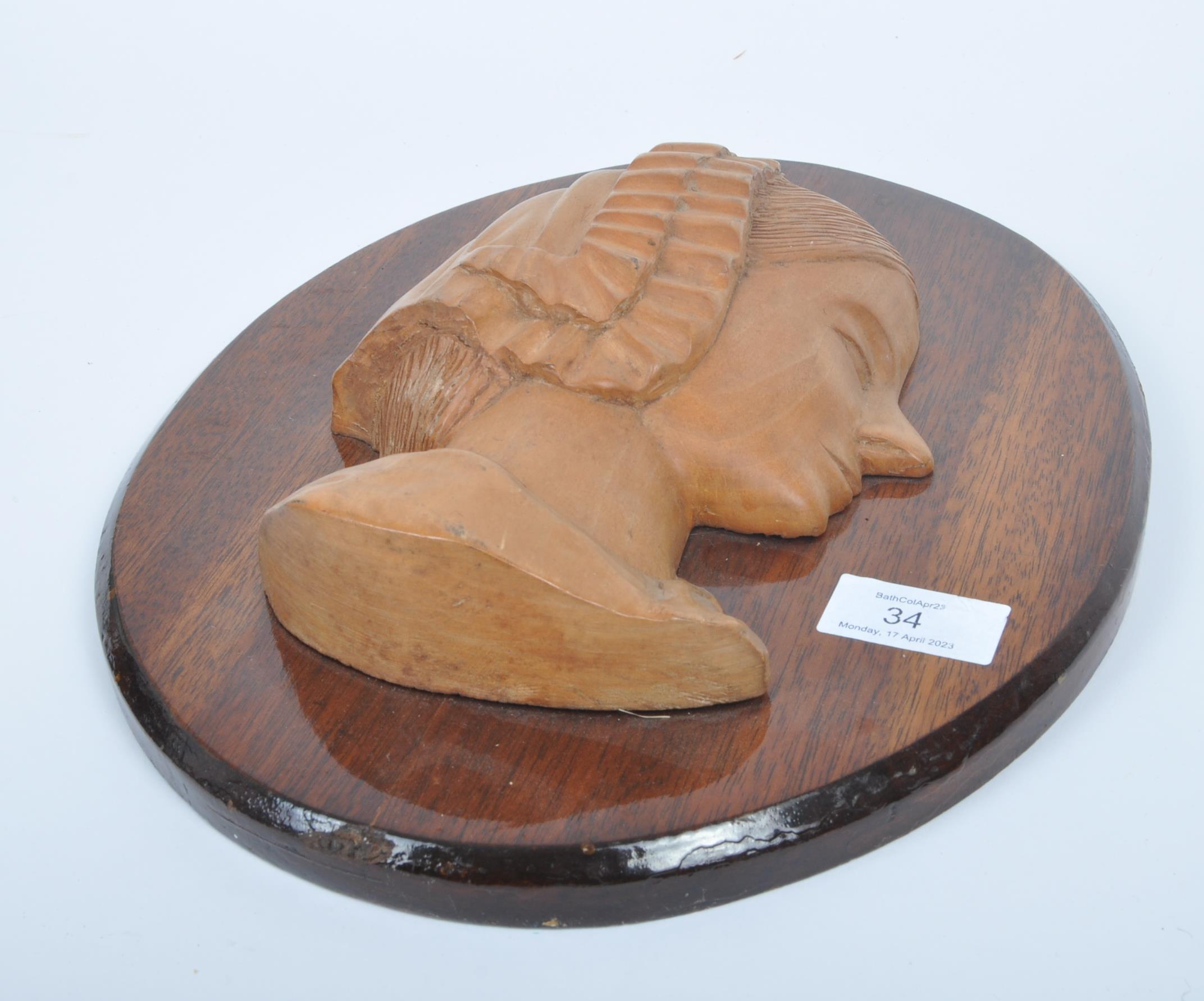 20TH CENTURY WOODEN PORTRAIT OF FLORENCE NIGHTINGALE - Image 3 of 4