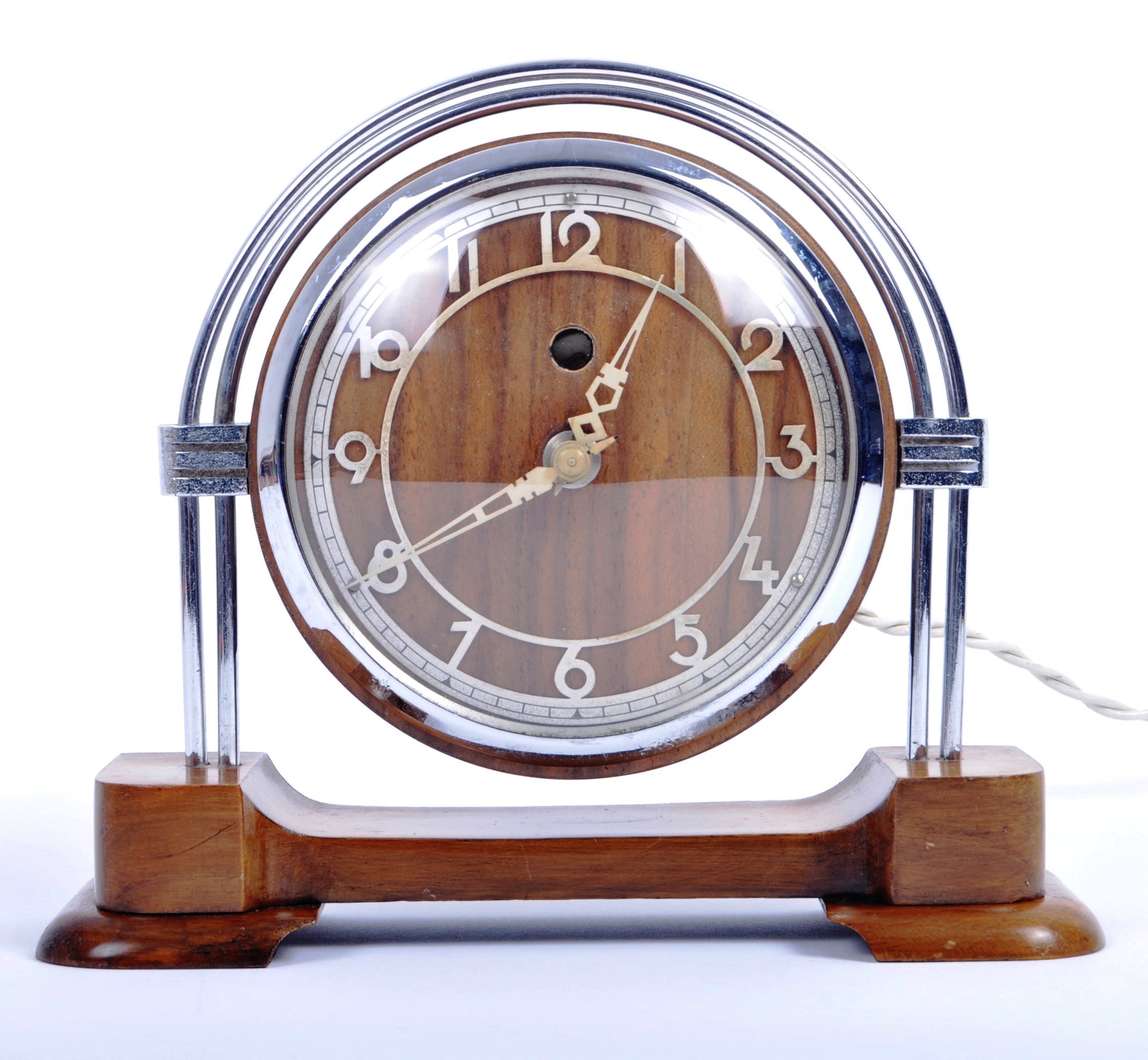 TWENTIETH CENTURY ART DECO WOODEN ELECTRIC DESK CLOCK