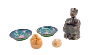 COLLECTION OF FIVE CHINOISERIE COLLECTABLES