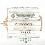 COLLECTION OF ASSORTED VINTAGE & LATER COSTUME JEWELLERY NECKLACES