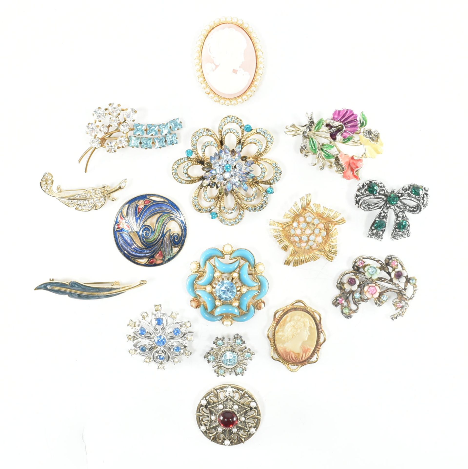 COLLECTION OF VINTAGE BROOCH PINS - Image 2 of 4