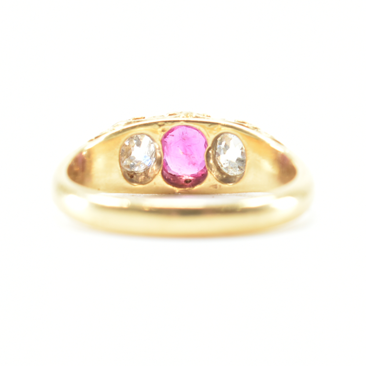 VICTORIAN 18CT GOLD RUBY & DIAMOND THREE STONE RING - Image 4 of 8