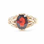 HALLMARKED 9CT GOLD & GARNET SOLITAIRE RING