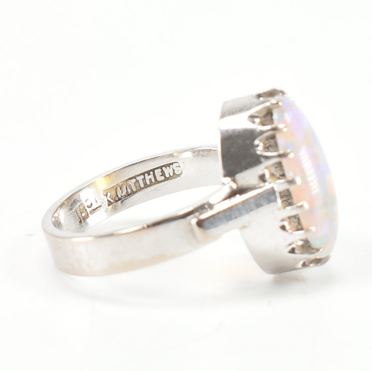 18CT WHITE GOLD & OPAL RING - Image 11 of 13