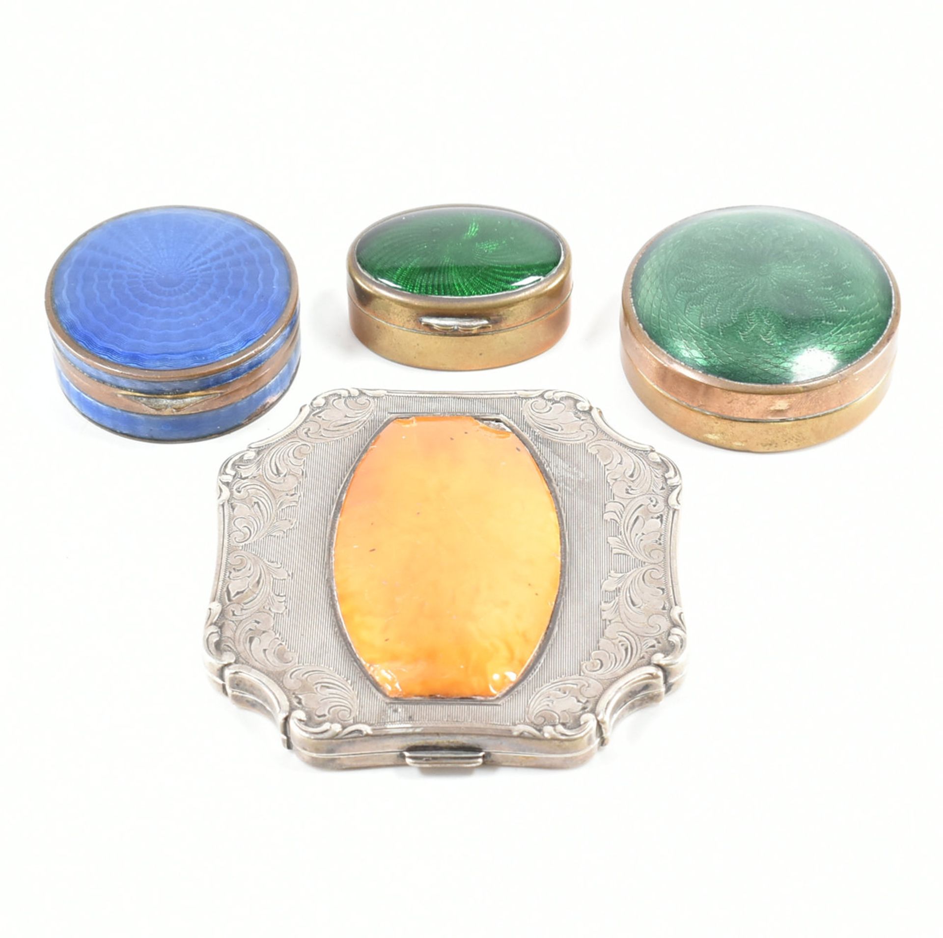 AMBER SET COMPACT & ENAMELLED PILL BOXES - Image 3 of 5