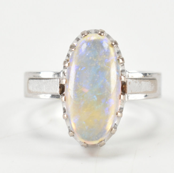 18CT WHITE GOLD & OPAL RING - Image 2 of 13