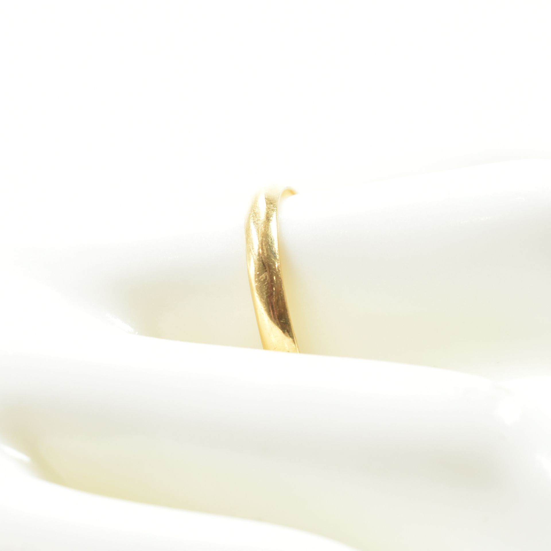 HALLMARKED 22CT GOLD BAND RING - Image 6 of 6