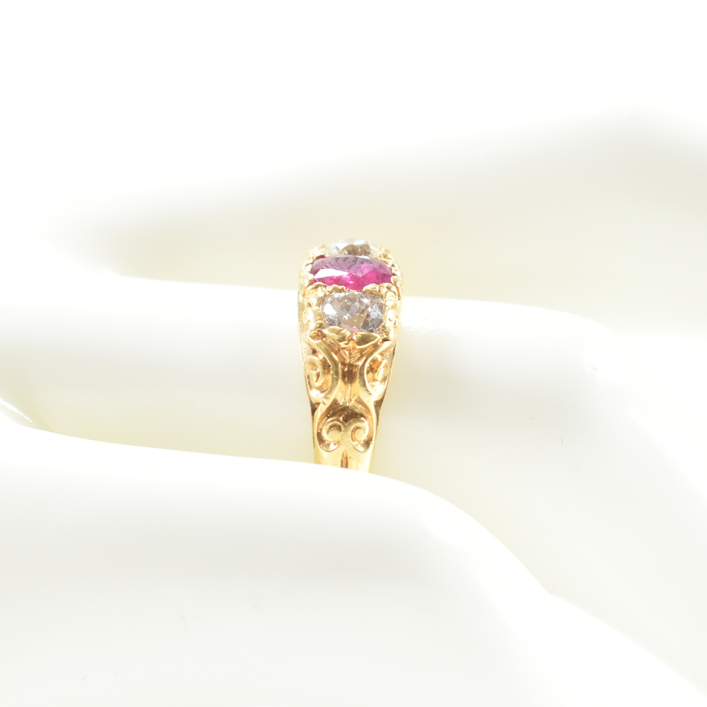 VICTORIAN 18CT GOLD RUBY & DIAMOND THREE STONE RING - Image 8 of 8