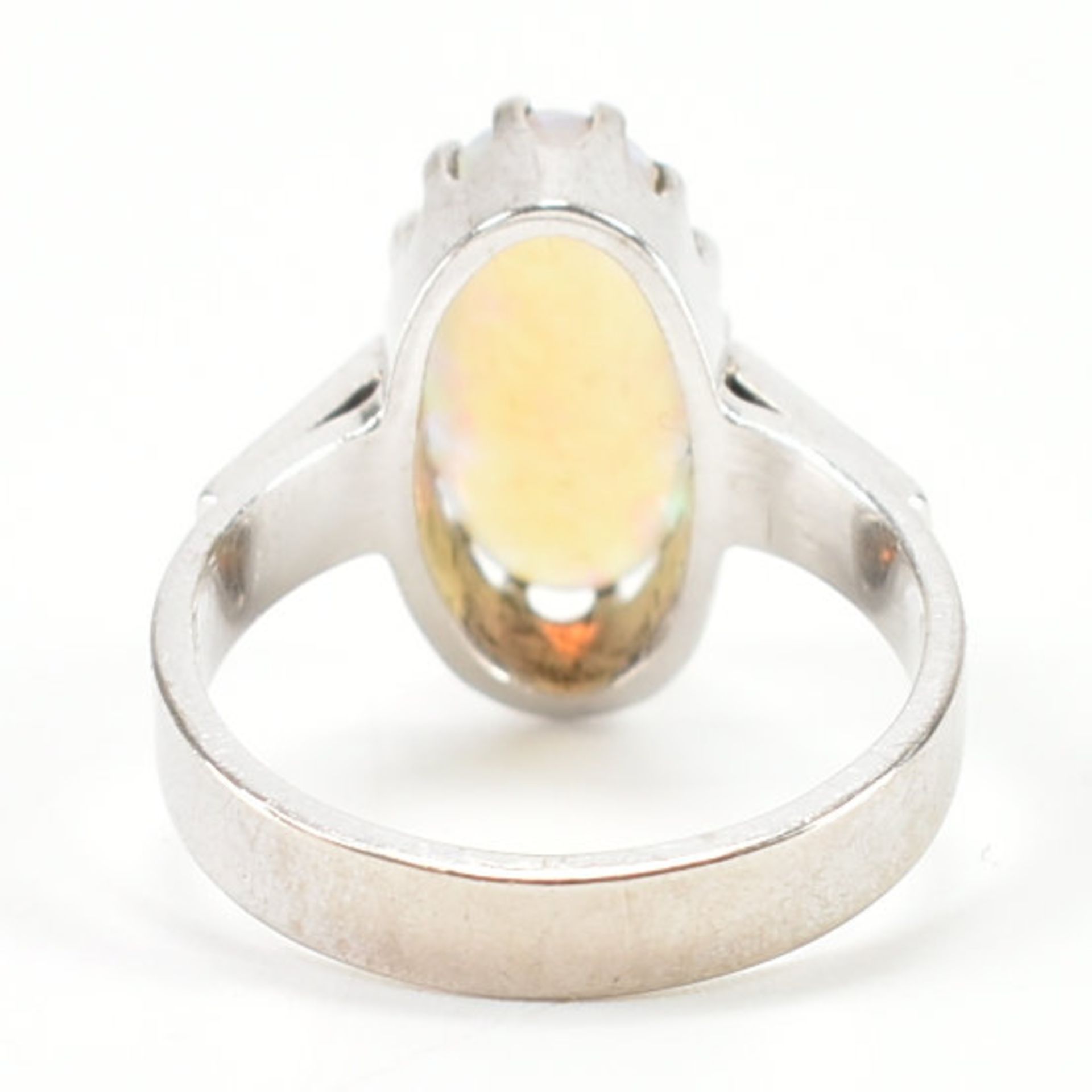 18CT WHITE GOLD & OPAL RING - Image 9 of 13