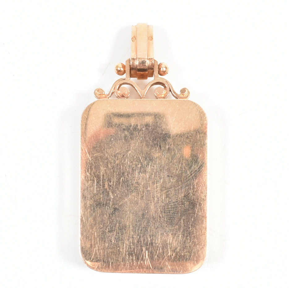 18CT GOLD INTAGLIO LOCKET PENDANT - Image 6 of 9