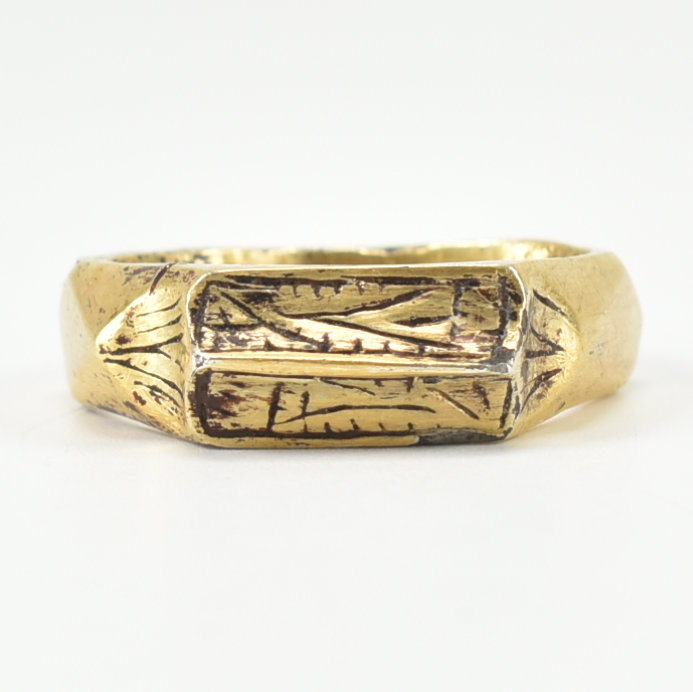 MEDIEVAL 14TH CENTURY ICONOGRAPHIC RING - Image 2 of 9