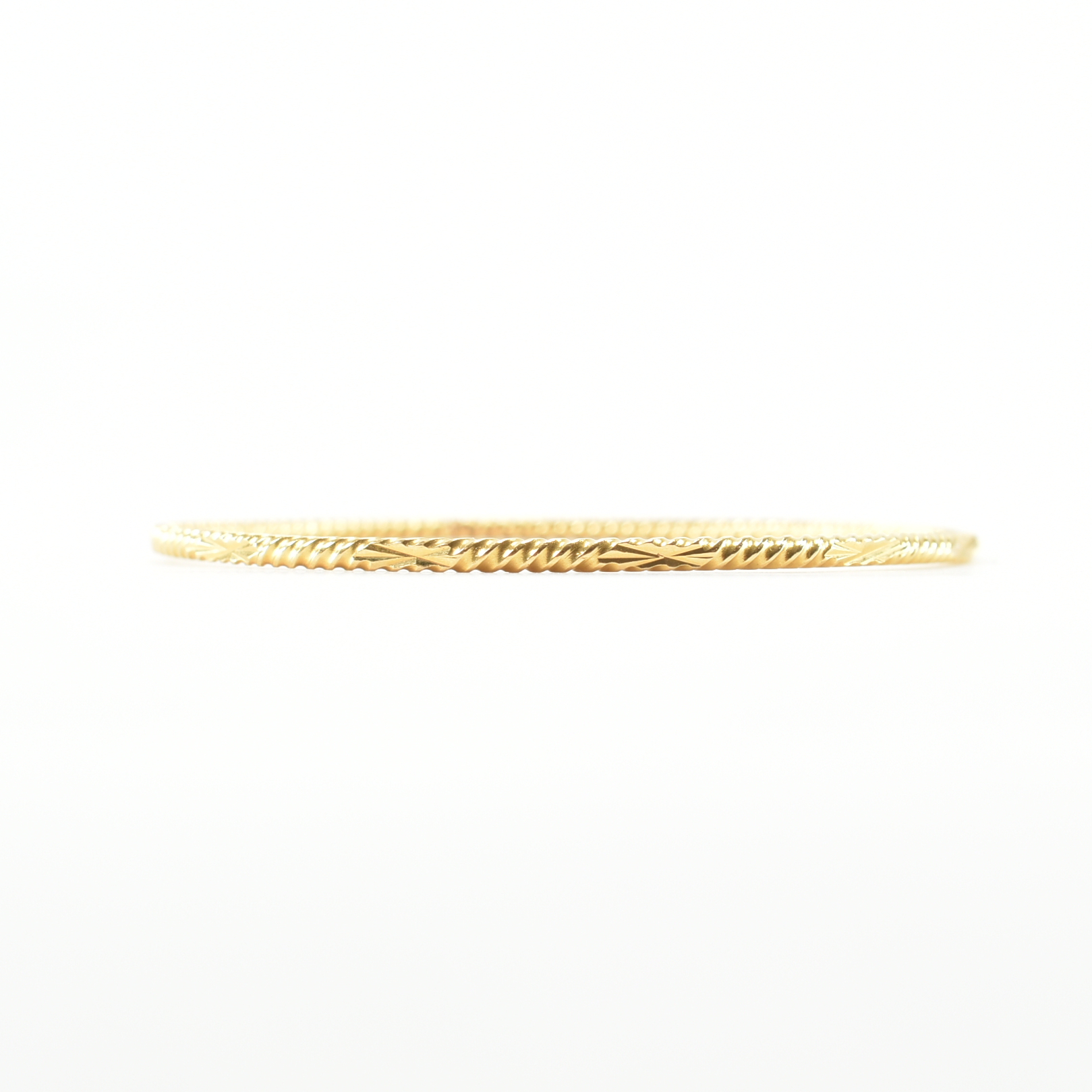 HIGH CARAT GOLD ROPE TWIST BANGLE - Image 3 of 5