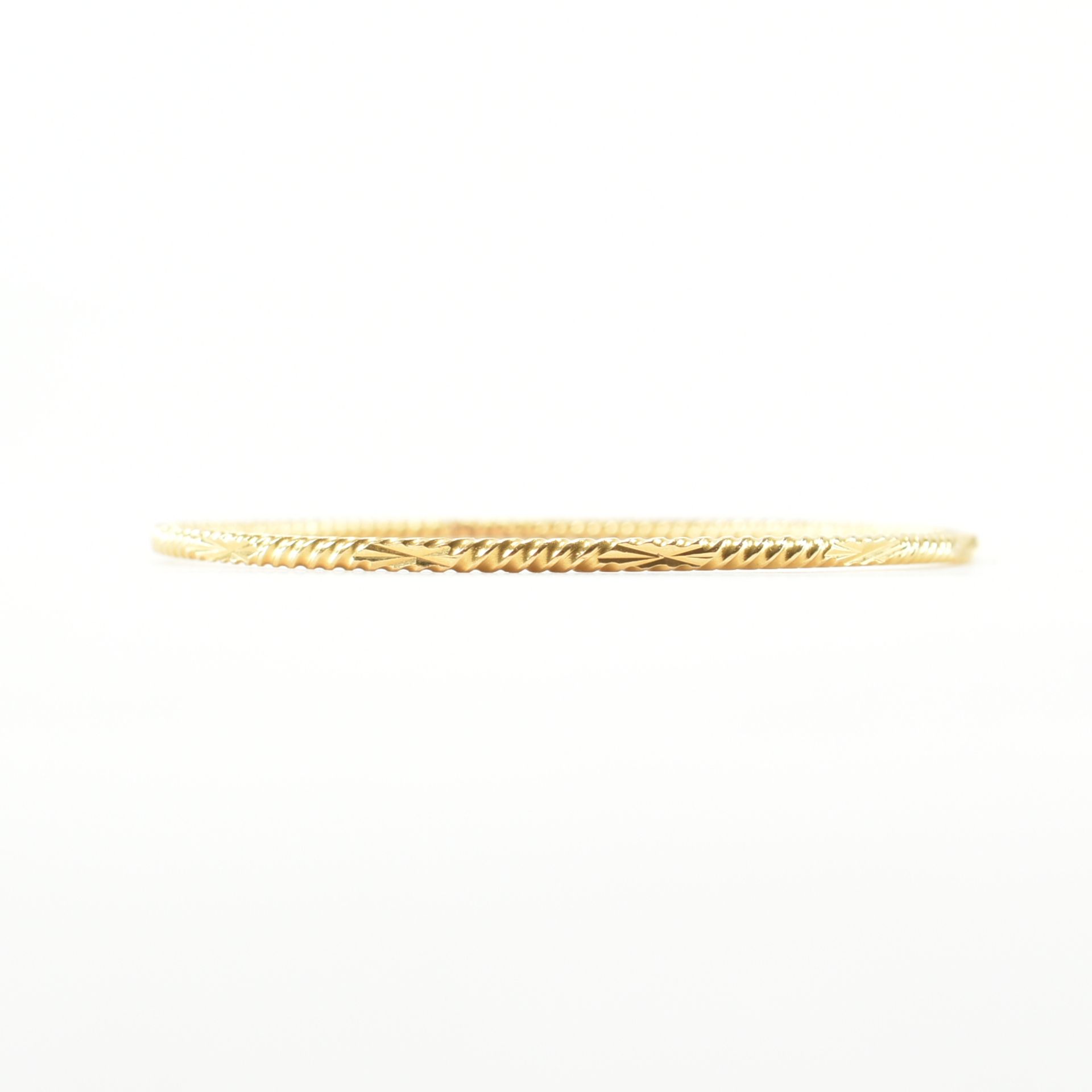 HIGH CARAT GOLD ROPE TWIST BANGLE - Image 3 of 5