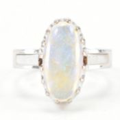 18CT WHITE GOLD & OPAL RING