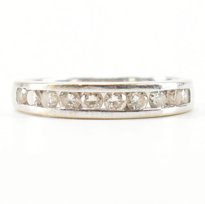 18CT WHITE GOLD & DIAMOND HALF ETERNITY RING