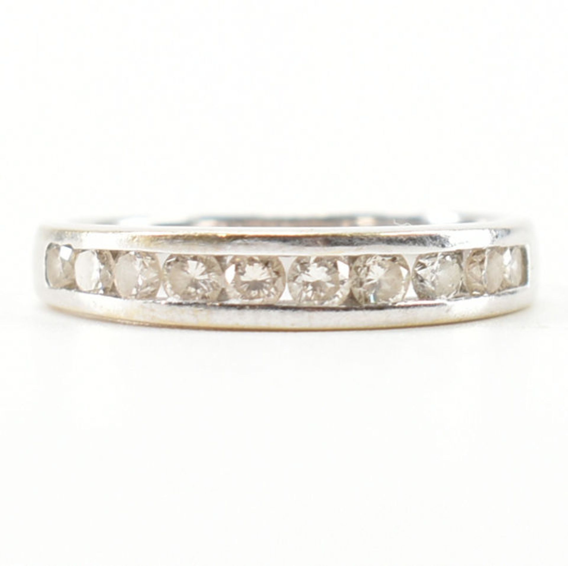 18CT WHITE GOLD & DIAMOND HALF ETERNITY RING