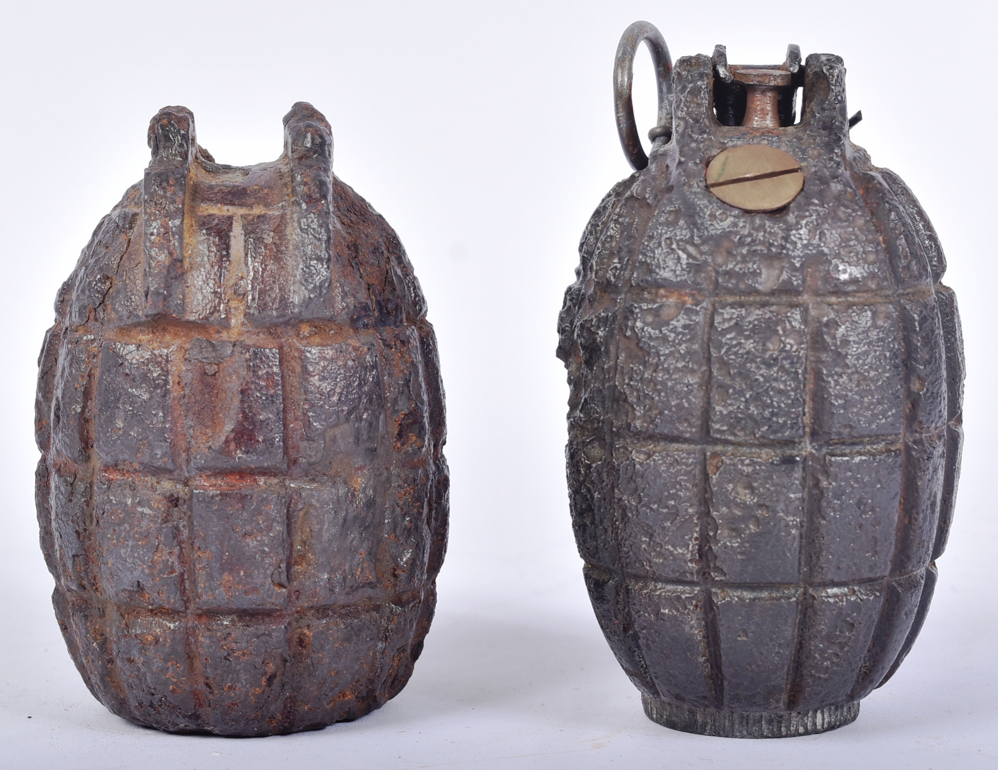 WWII SECOND WORLD WAR BRITISH ARMY MILLS BOMB HAND GRENADES - Image 2 of 5