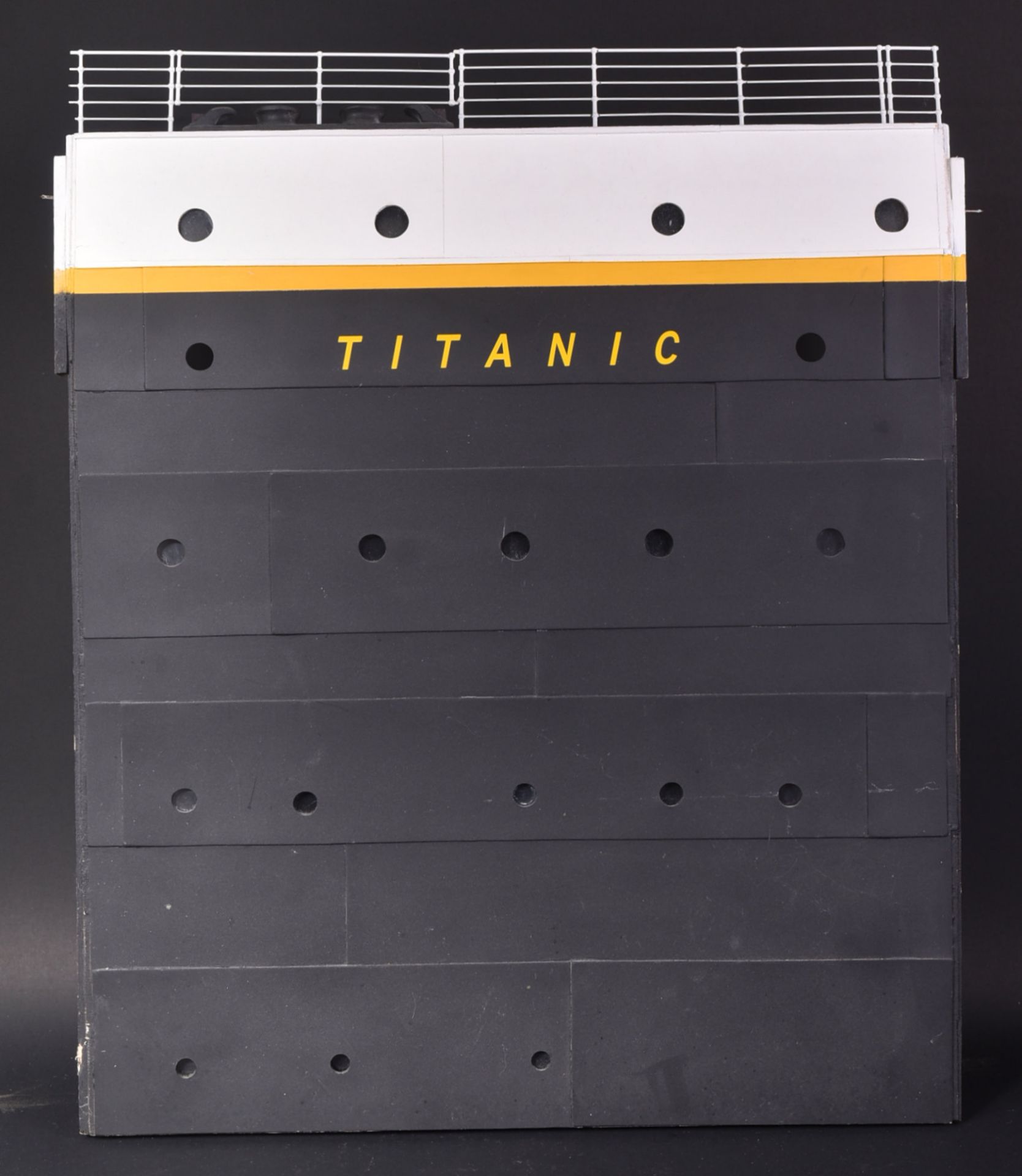 RMS TITANIC - TITANIC CENTENARY COLLECTION - 1/20TH NAMEPLATE PROP