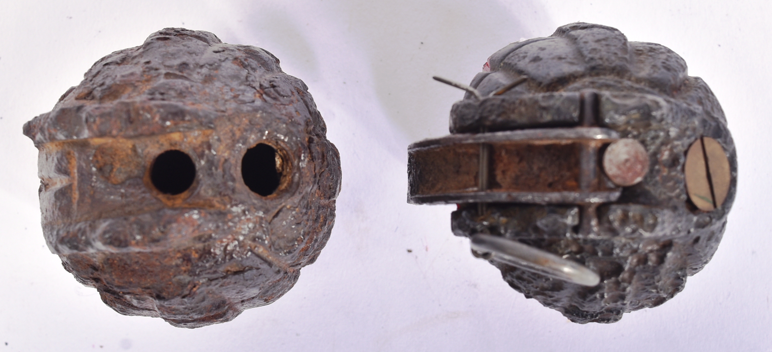 WWII SECOND WORLD WAR BRITISH ARMY MILLS BOMB HAND GRENADES - Image 4 of 5