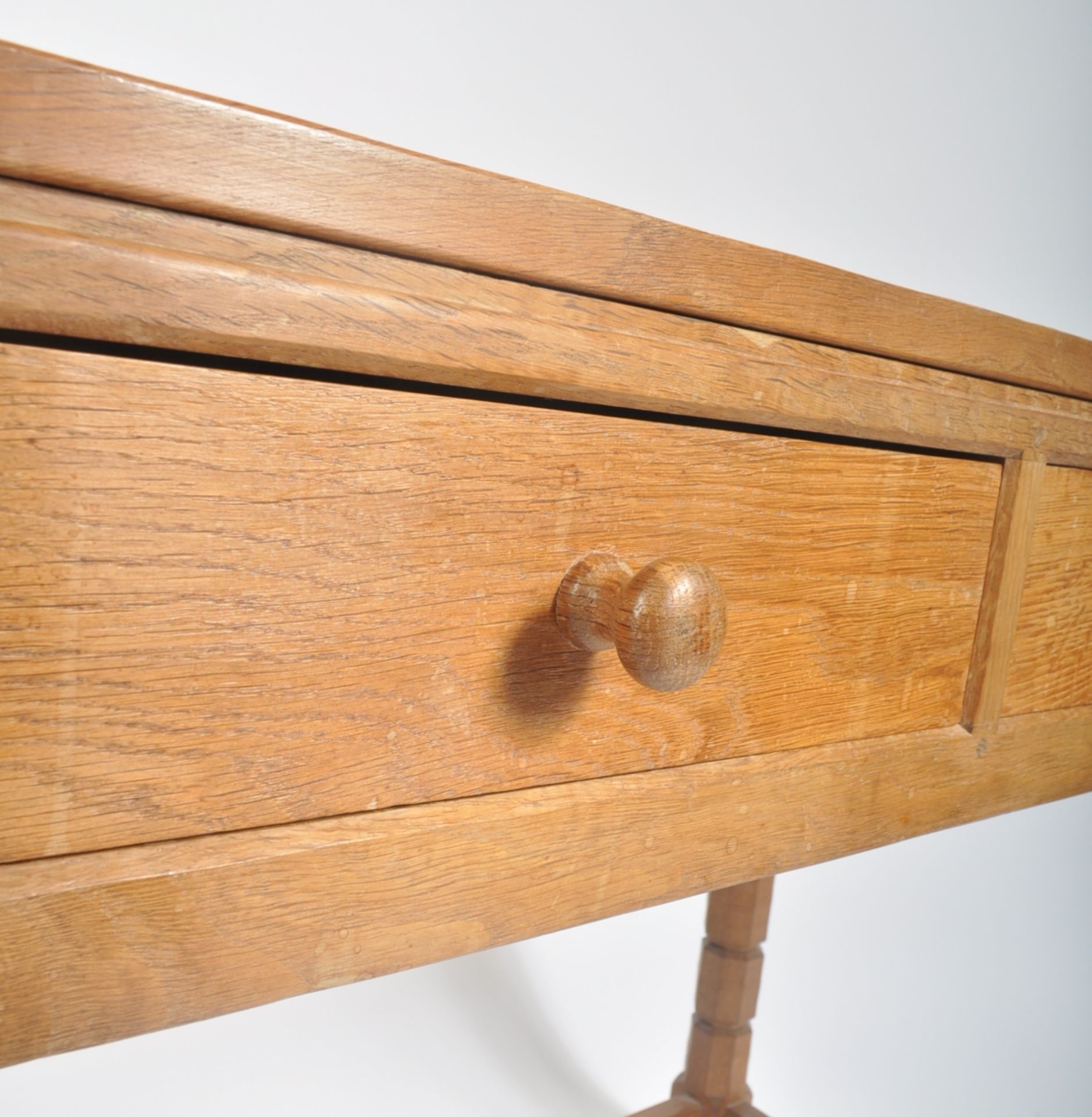 ROBERT 'MOUSEMAN' THOMPSON CARVED OAK TWO DRAWER HALL TABLE - Image 5 of 9
