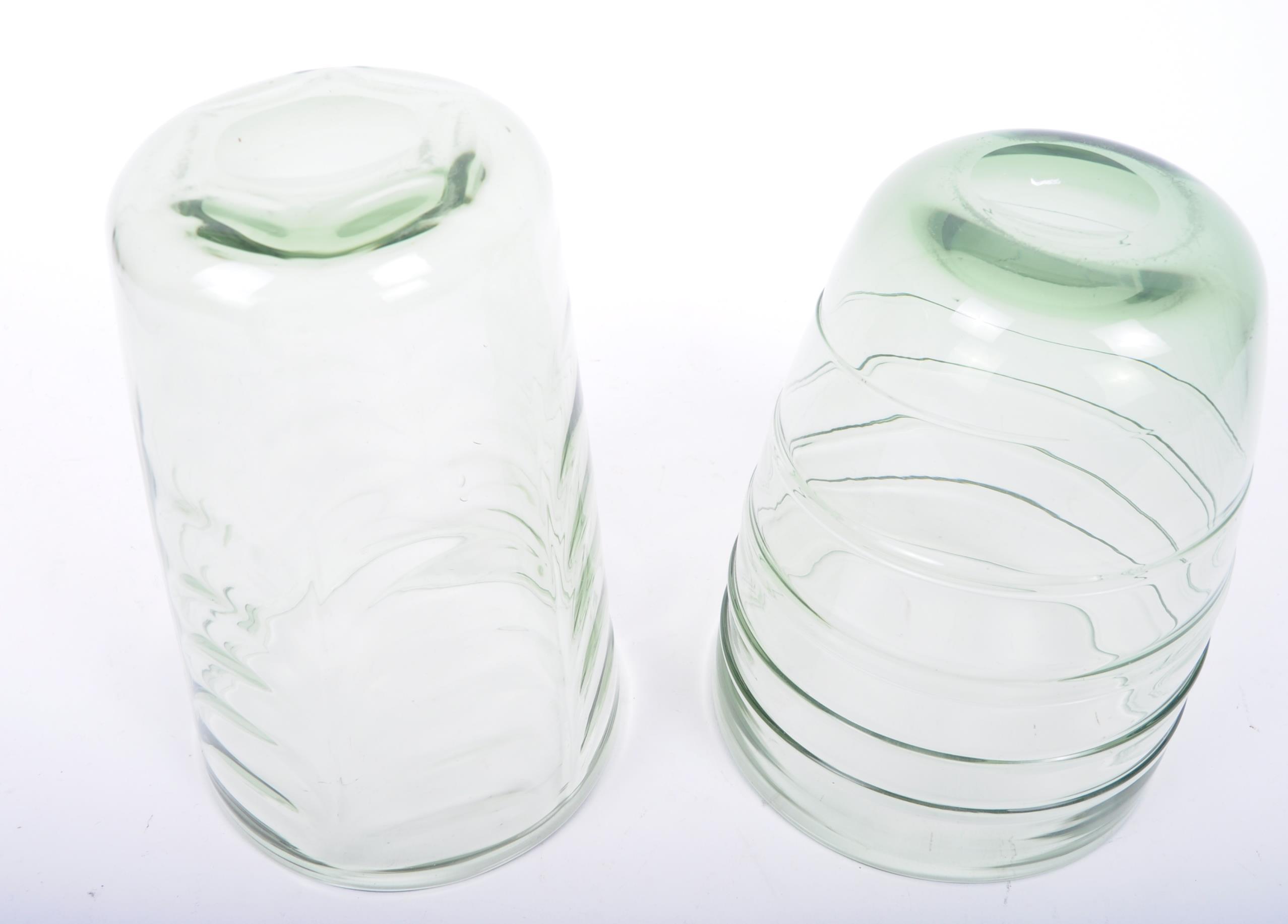 TWO RETRO MID CENTURY WHITEFRIARS STUDIO ART GLASS VASES - Bild 4 aus 6