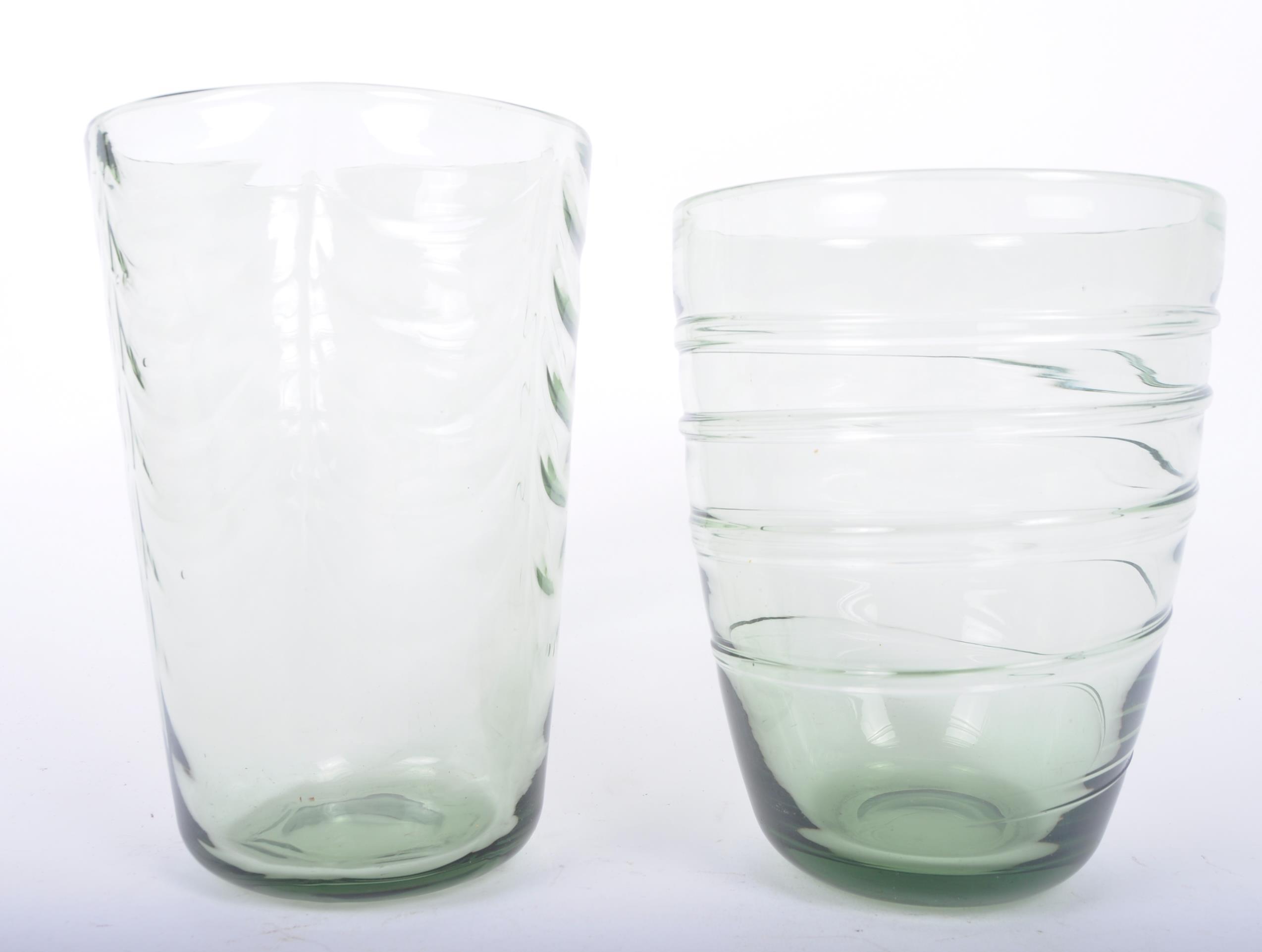 TWO RETRO MID CENTURY WHITEFRIARS STUDIO ART GLASS VASES - Bild 3 aus 6